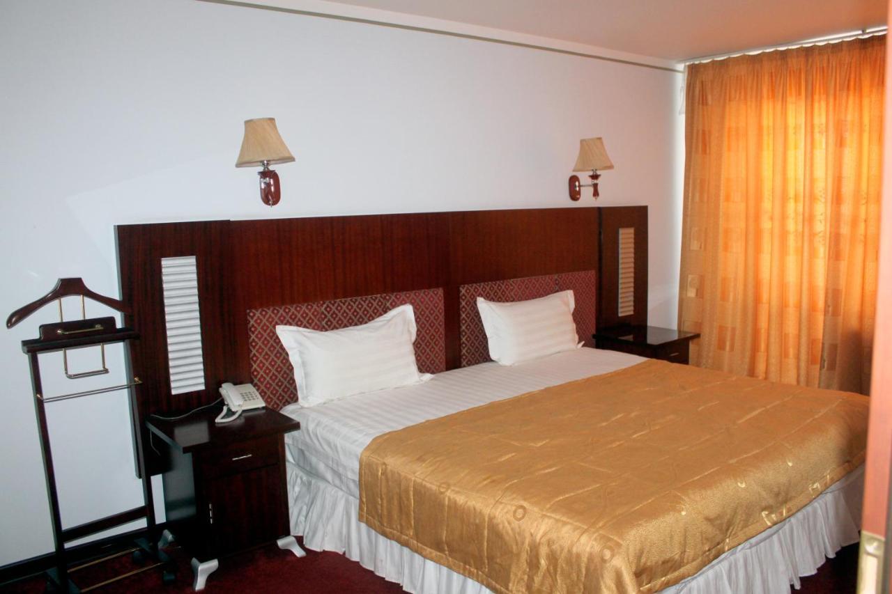 Hotel Grand Бухара Екстериор снимка